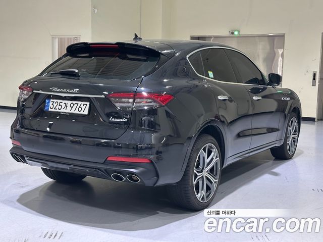Maserati Levante из Кореи Encar