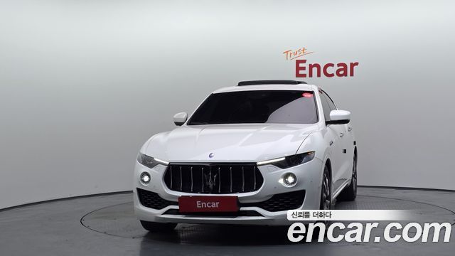 Maserati Levante из Кореи Encar