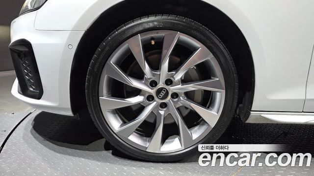 Audi A4 из Кореи Encar