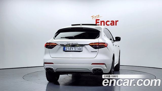 Maserati Levante из Кореи Encar