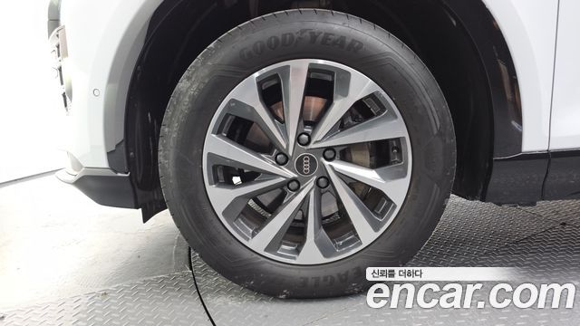 Audi Q6 e-tron из Кореи Encar