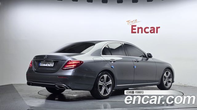 Mercedes-Benz E-Class из Кореи Encar