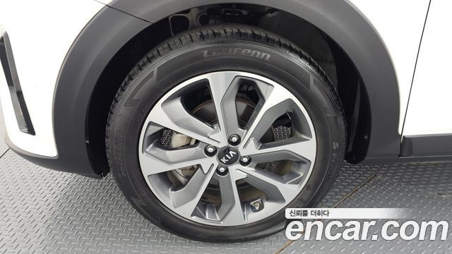 Kia Stonic из Кореи Encar