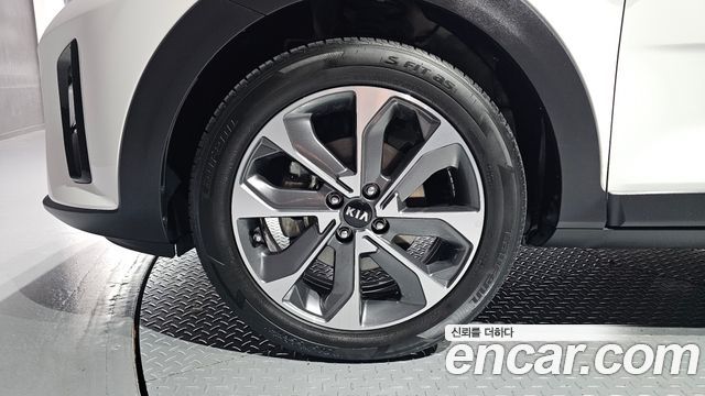Kia Stonic из Кореи Encar