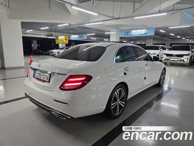 Mercedes-Benz E-Class E300 Avantgarde — пробег 57 000 км — фото 4 из 5