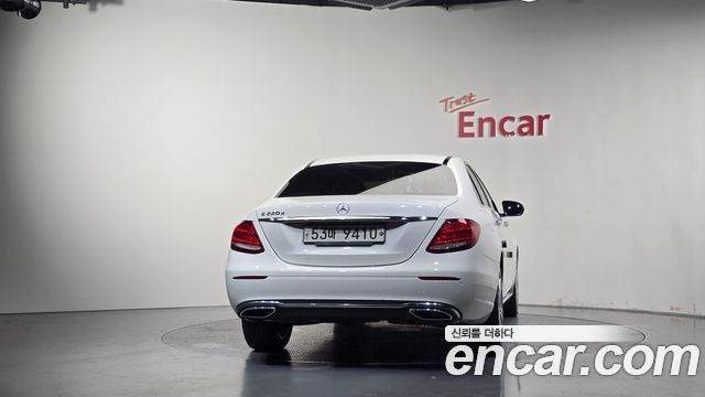 Mercedes-Benz E-Class из Кореи Encar