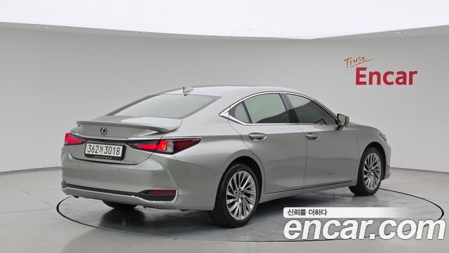 Lexus ES Executive — пробег 97 734 км — фото 2 из 5