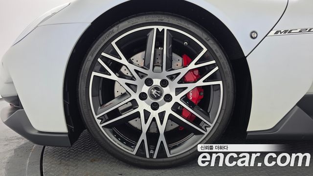 Maserati MC20 из Кореи Encar