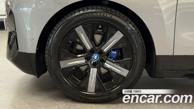 BMW iX из Кореи Encar