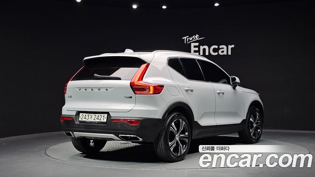 Volvo XC40 T4 Inscription — пробег 39 841 км — фото 2 из 5