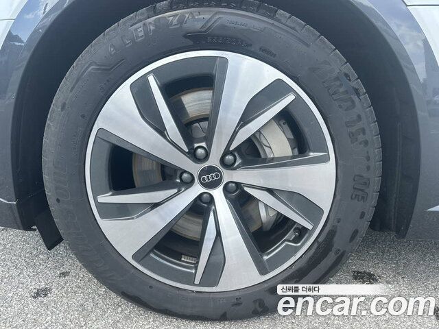 Audi Q8 e-tron из Кореи Encar