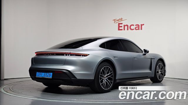 Porsche Taycan из Кореи Encar