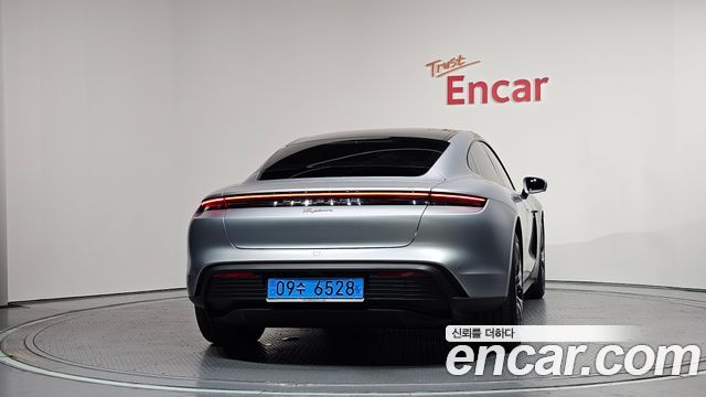 Porsche Taycan из Кореи Encar