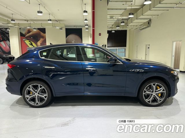 Maserati Levante из Кореи Encar