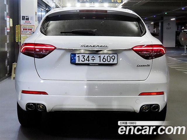 Maserati Levante из Кореи Encar