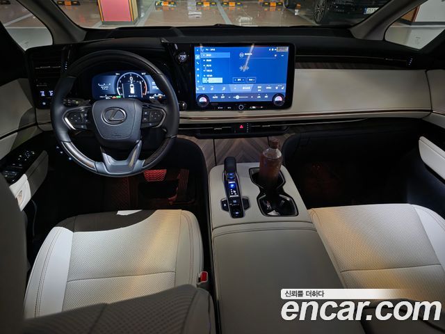 Lexus LM 500h Executive — пробег 5 800 км — фото 5 из 5