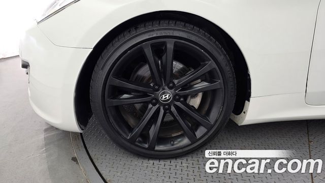 Hyundai Genesis из Кореи Encar